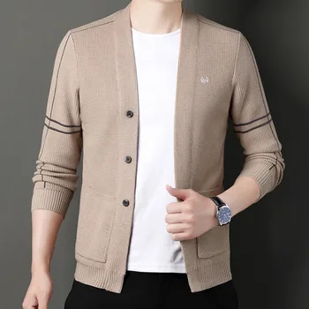 2023 Новая весенняя и осенняя одежда, Мужское вязаное пальто, приталенный модный тренд Корейской молодежи, кардиган в полоску с V-образным вырезом, свитер 2